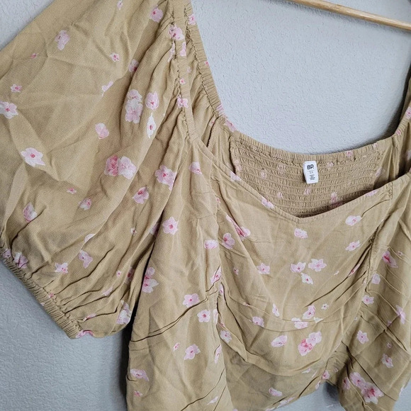 NWT BP. Women's Crop Blouse Top Size 3X Beige Floral 100% Viscose Short Sleeves - Picture 3 of 9